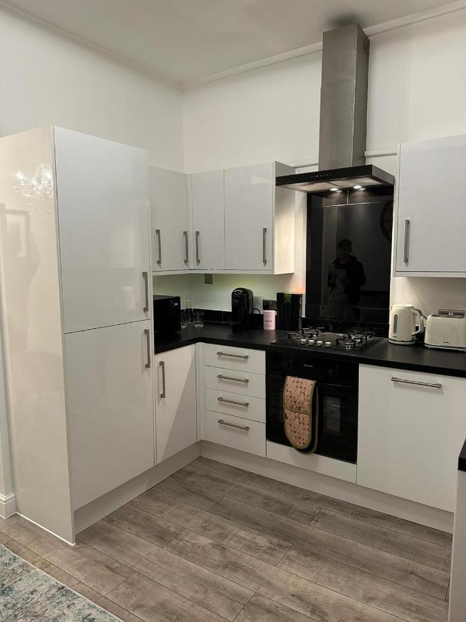 Amazing Getaways - The Place For You With Free Parking Aberdeen Exterior photo