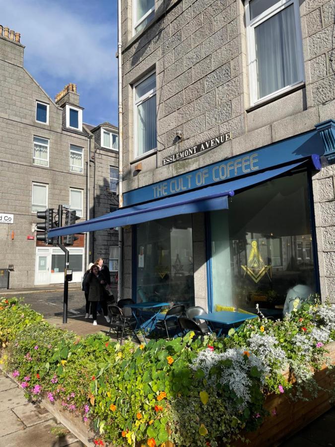 Amazing Getaways - The Place For You With Free Parking Aberdeen Exterior photo